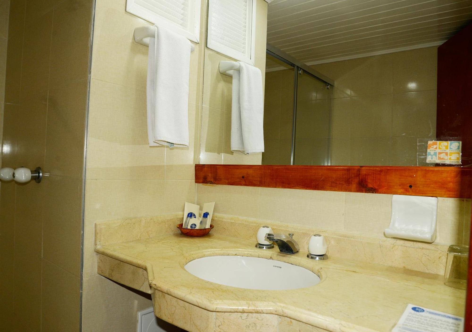 Hotel Bahia Cartagena Szoba fotó